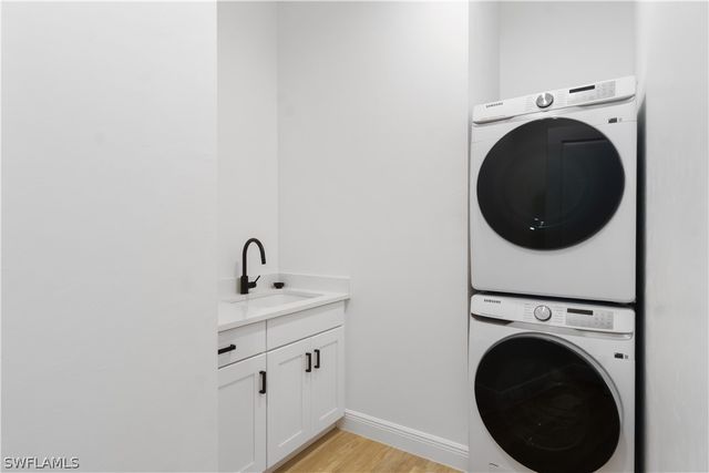 833 91st AVE N, Naples, FL 34108