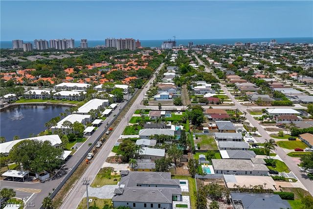 833 91st AVE N, Naples, FL 34108