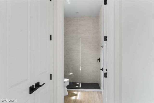 833 91st AVE N, Naples, FL 34108