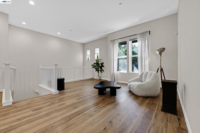 612 Artistic Pl, Hayward, CA 94541