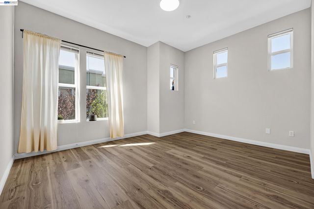 612 Artistic Pl, Hayward, CA 94541