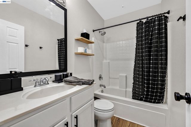 612 Artistic Pl, Hayward, CA 94541