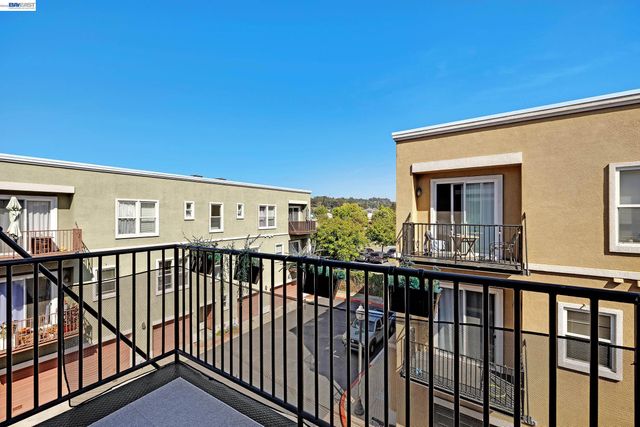 612 Artistic Pl, Hayward, CA 94541