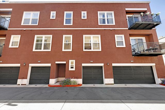 612 Artistic Pl, Hayward, CA 94541