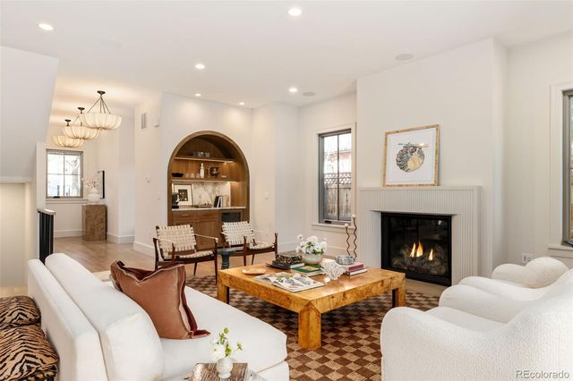 916 S High Street, Denver, CO 80209