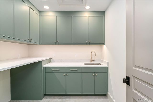 916 S High Street, Denver, CO 80209