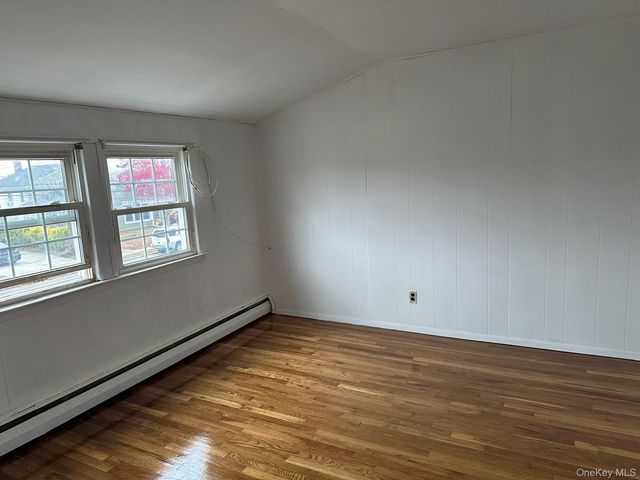 109 Pratt Street, West Babylon, NY 11704