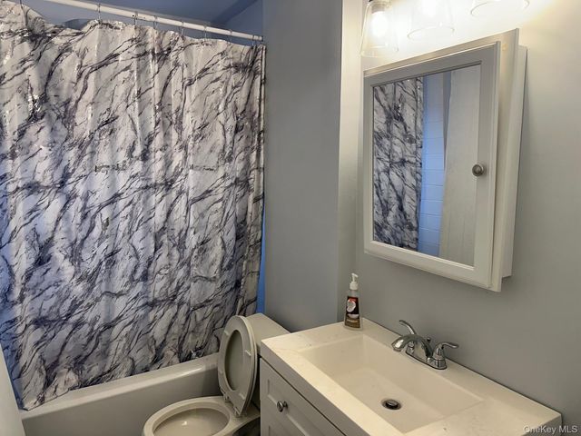 109 Pratt Street, West Babylon, NY 11704