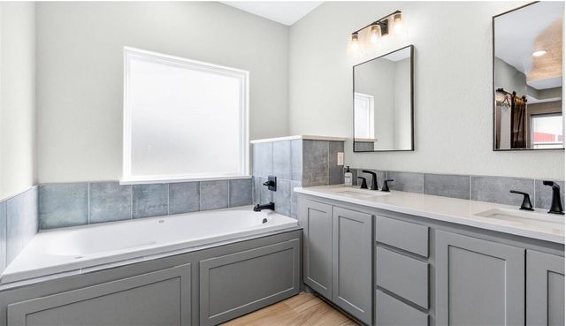 4354 Peak Ln, Elgin, OK 73538