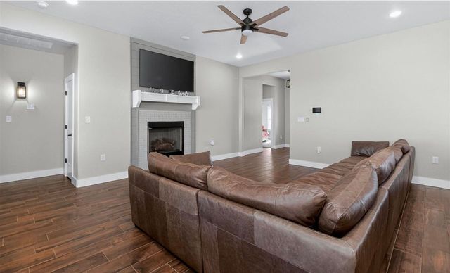 4354 Peak Ln, Elgin, OK 73538