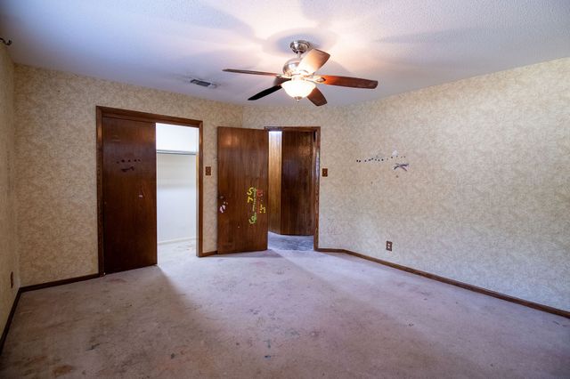 705 S 4th Street, Grandview, TX 76050
