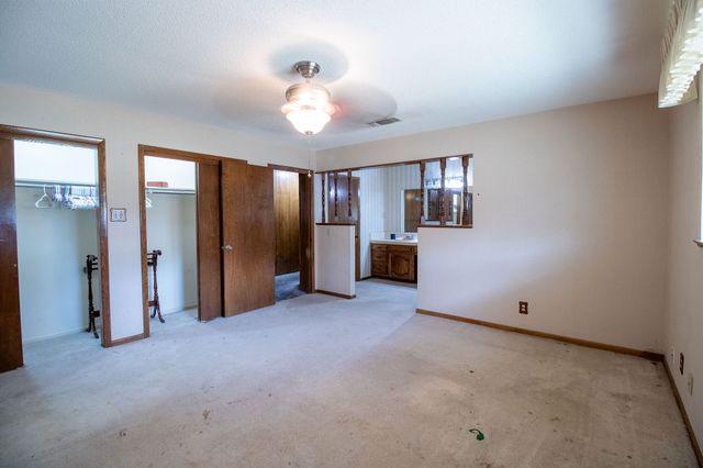 705 S 4th Street, Grandview, TX 76050