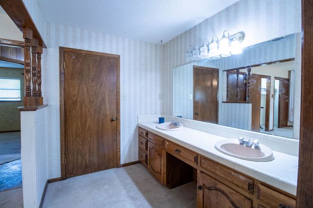 705 S 4th Street, Grandview, TX 76050