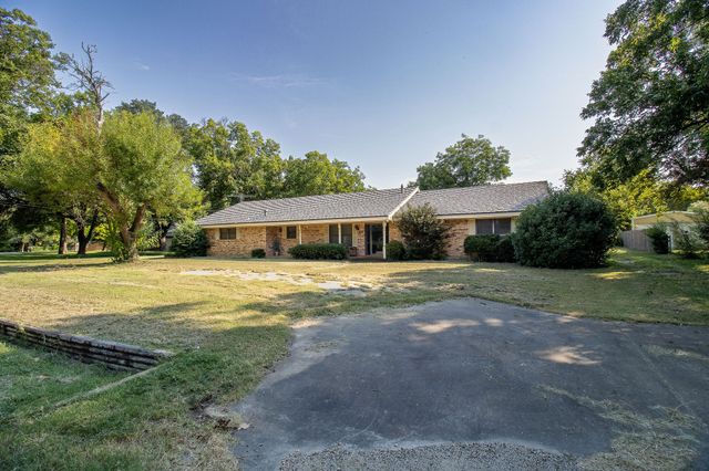 705 S 4th Street, Grandview, TX 76050