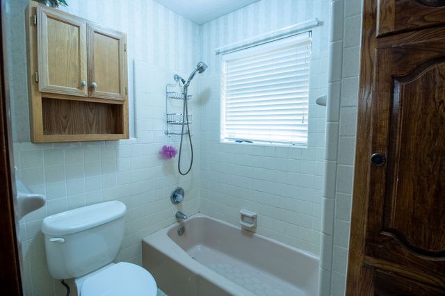 705 S 4th Street, Grandview, TX 76050