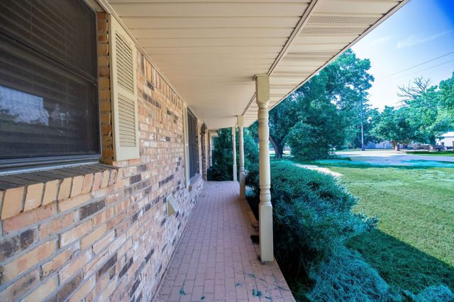 705 S 4th Street, Grandview, TX 76050