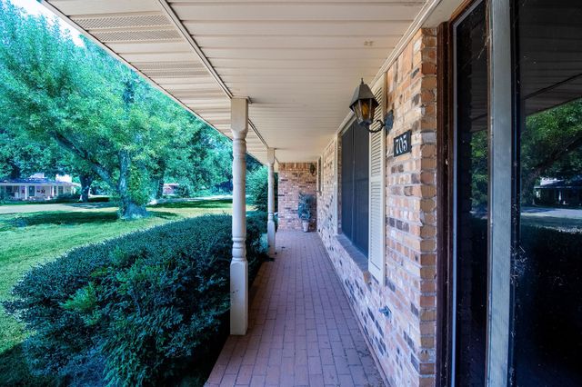 705 S 4th Street, Grandview, TX 76050