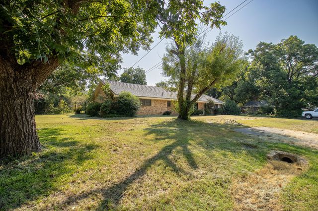 705 S 4th Street, Grandview, TX 76050