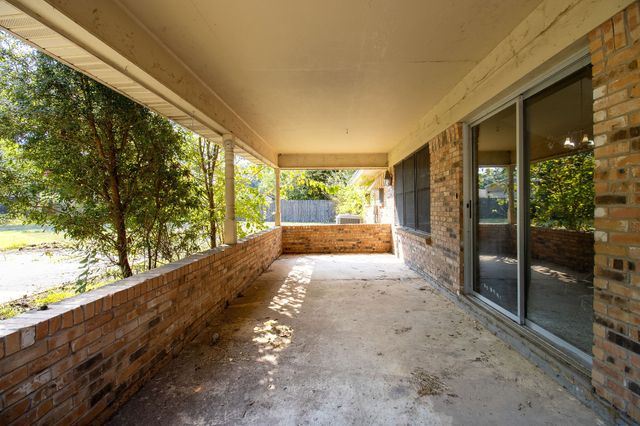 705 S 4th Street, Grandview, TX 76050