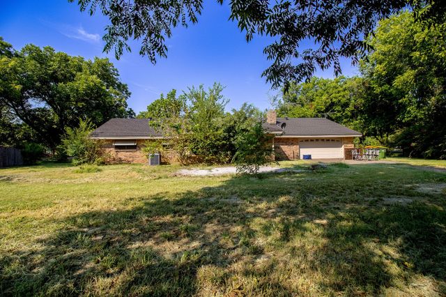 705 S 4th Street, Grandview, TX 76050