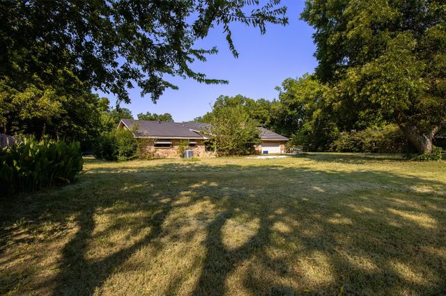 705 S 4th Street, Grandview, TX 76050