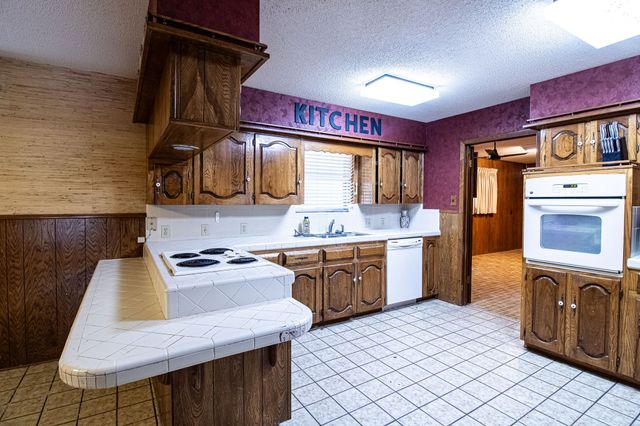 705 S 4th Street, Grandview, TX 76050