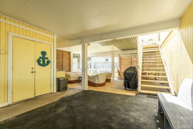 304 Jean Lafitte, Galveston, TX 77554