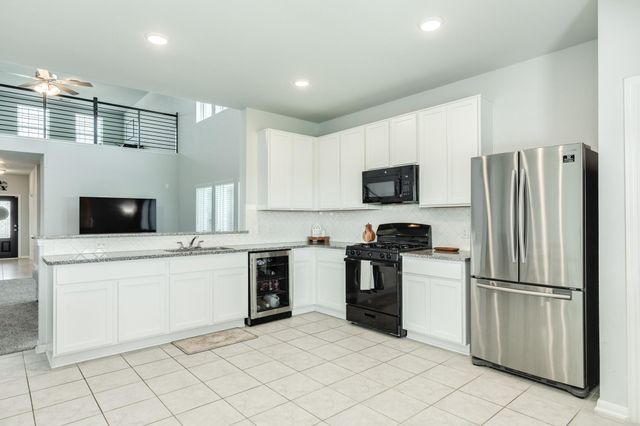 3640 Crosspointe Pass, Angleton, TX 77515