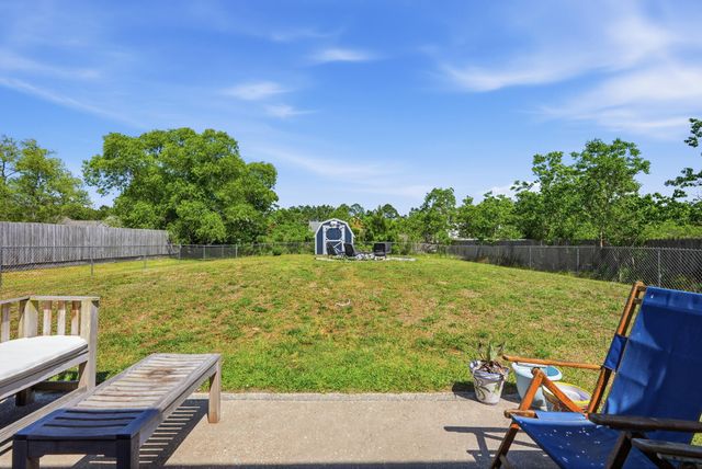 573 Tropical Way, Freeport, FL 32439