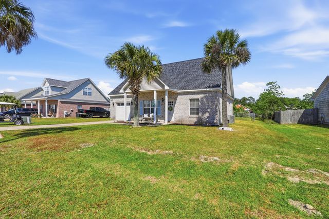 573 Tropical Way, Freeport, FL 32439