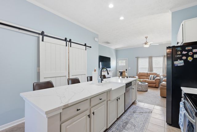 573 Tropical Way, Freeport, FL 32439