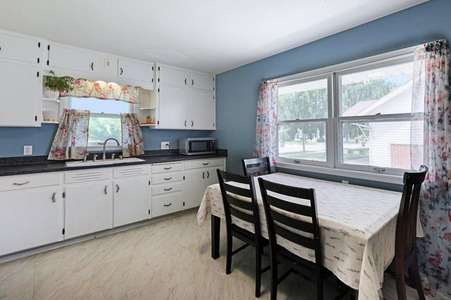 1021 Westowne AVENUE, Waukesha, WI 53188
