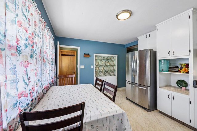 1021 Westowne AVENUE, Waukesha, WI 53188