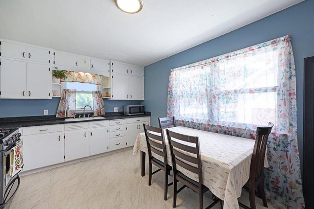 1021 Westowne AVENUE, Waukesha, WI 53188