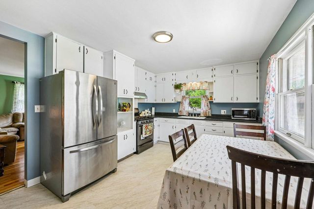 1021 Westowne AVENUE, Waukesha, WI 53188