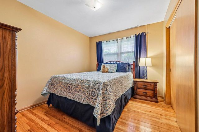 1021 Westowne AVENUE, Waukesha, WI 53188