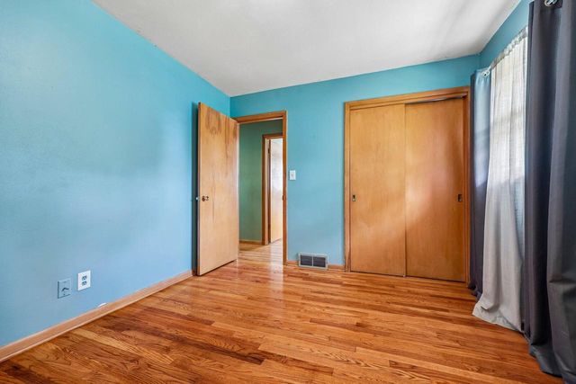 1021 Westowne AVENUE, Waukesha, WI 53188