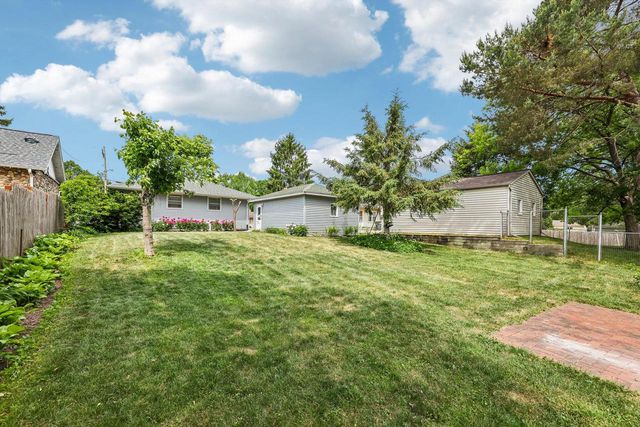1021 Westowne AVENUE, Waukesha, WI 53188