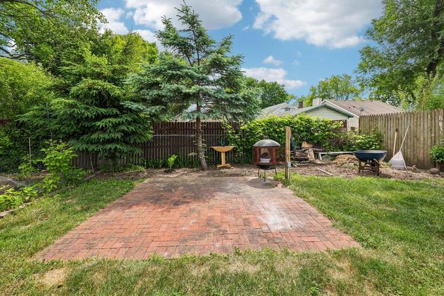 1021 Westowne AVENUE, Waukesha, WI 53188