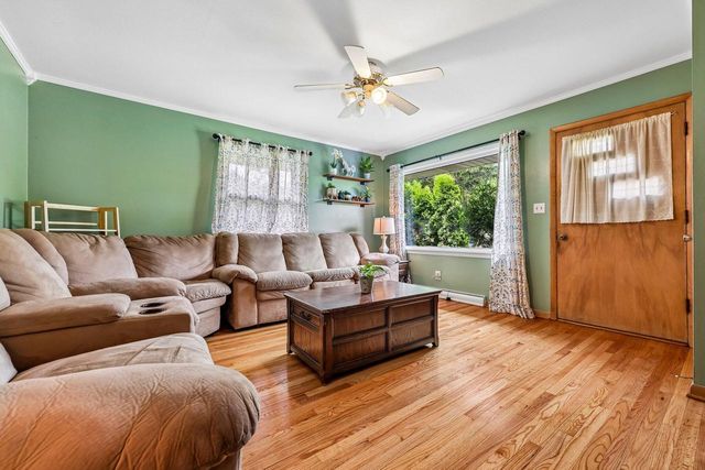 1021 Westowne AVENUE, Waukesha, WI 53188