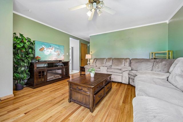 1021 Westowne AVENUE, Waukesha, WI 53188