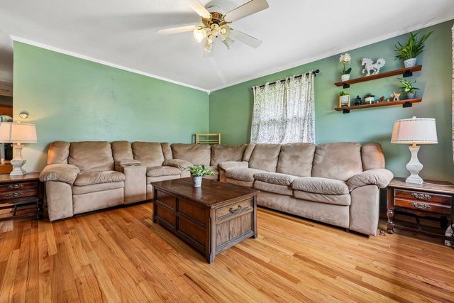 1021 Westowne AVENUE, Waukesha, WI 53188