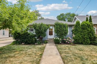 1021 Westowne AVENUE, Waukesha, WI 53188