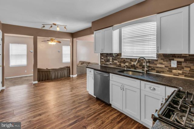 301 PLATINUM CT, Glassboro, NJ 08028