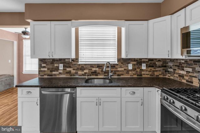 301 PLATINUM CT, Glassboro, NJ 08028