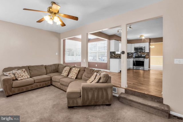 301 PLATINUM CT, Glassboro, NJ 08028