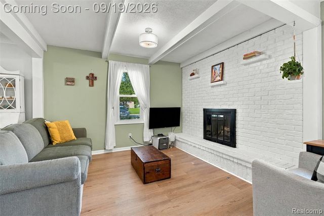 5250 Van Winkle Street, Brighton, MI 48116