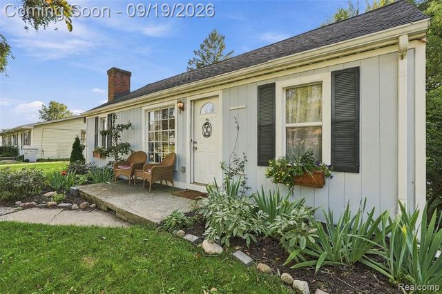 5250 Van Winkle Street, Brighton, MI 48116