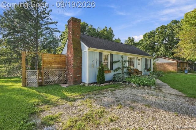 5250 Van Winkle Street, Brighton, MI 48116