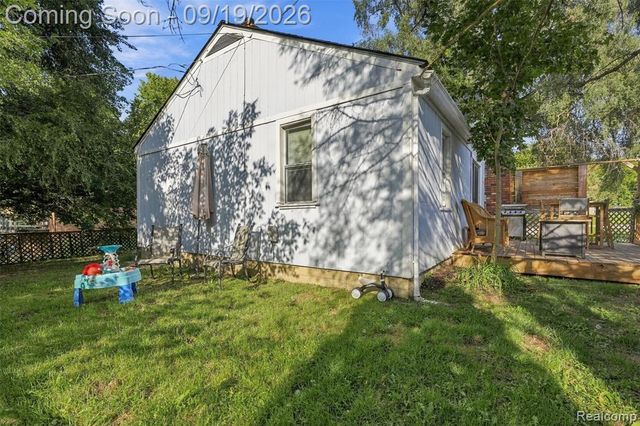 5250 Van Winkle Street, Brighton, MI 48116